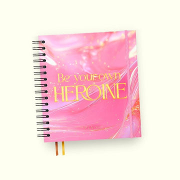 PRE-VENTA: Agenda Diaria Anual 2026  - Daily Planner Heroine